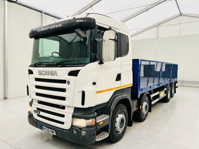 Scania P380 Used Trucks White Van Tractor Truck - China Used